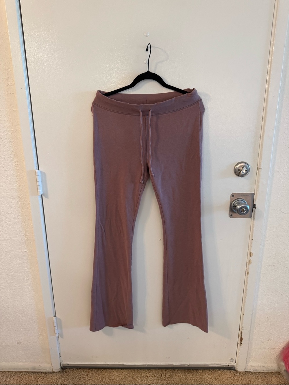ALO Yoga Sway Bootcut pants-Smoky Quartz - Picture 2 of 6